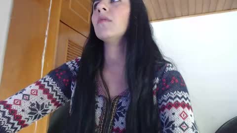 Snapshot of hilari18 chatting on October 8, 2:36 pm hilaril18 online show from October 8, 2:36 pm