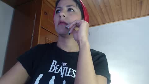 Snapshot of hilari18 chatting on October 15, 12:00 am hilaril18 online show from October 15, 12:00 am