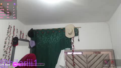 hilaril18 online show from May 10, 3:39 pm