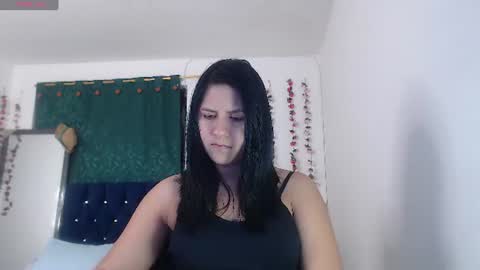 hilaril18 online show from July 16, 6:03 pm