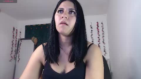 hilaril18 online show from July 24, 10:19 pm