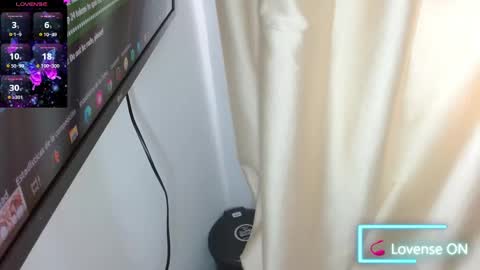 hilary thompson online show from December 3, 1:21 pm