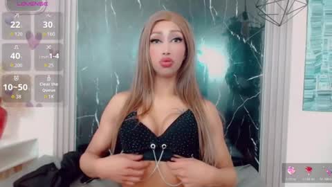 Hilary Avilan online show from July 29, 6:39 pm