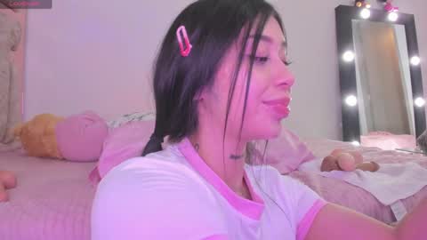 Snapshot of hilary_jones_22 chatting on May 15, 3:13 am LUNA new account FOLLOW ME online show from May 15, 3:13 am