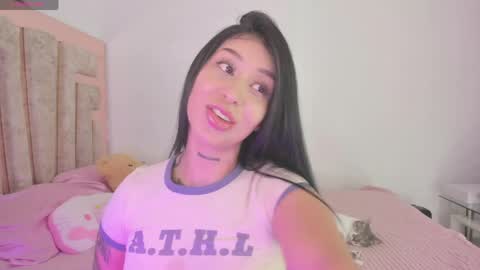 Snapshot of hilary_jones_22 chatting on June 5, 10:59 pm LUNA new account FOLLOW ME online show from June 5, 10:59 pm