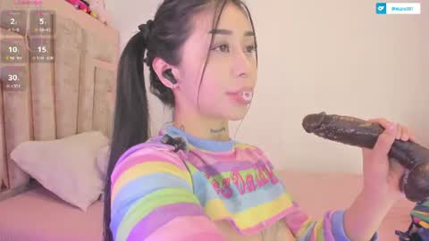 Snapshot of hilary_jones_22 chatting on June 23, 12:19 am LUNA new account FOLLOW ME online show from June 23, 12:19 am