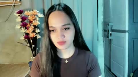 Snapshot of hilarymolly chatting on May 6, 5:51 pm hilarymolly online show from May 6, 5:51 pm