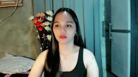 Snapshot of hilarymolly chatting on June 2, 5:37 pm hilarymolly online show from June 2, 5:37 pm