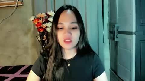 Snapshot of hilarymolly chatting on June 4, 6:14 pm hilarymolly online show from June 4, 6:14 pm