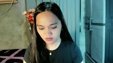 Snapshot of hilarymolly chatting on June 12, 5:45 pm hilarymolly online show from June 12, 5:45 pm
