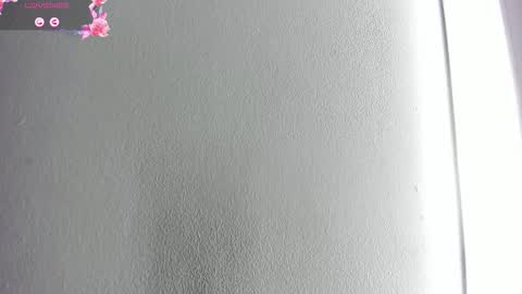 Snapshot of hilarythomsom chatting on December 17, 12:33 pm Hilary Thomsom online show from December 17, 12:33 pm