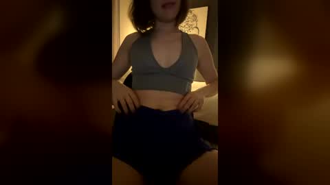 Snapshot of hilda_valentine chatting on August 5, 7:49 pm Hilda Valentine online show from August 5, 7:49 pm