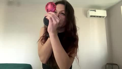 Snapshot of hildredmabray chatting on October 24, 10:00 am Hi Im Elizabeth online show from October 24, 10:00 am