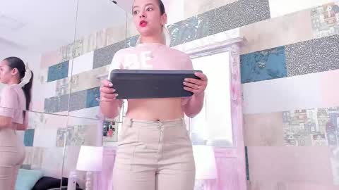 Hillary online show from October 25, 2:30 am