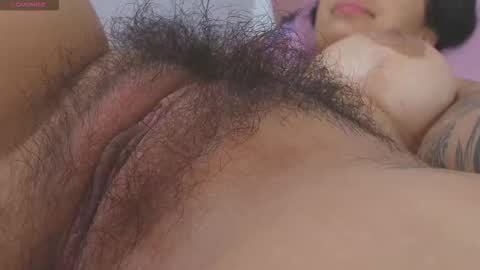 Snapshot of hillary_jones chatting on November 11, 11:21 am sarah online show from November 11, 11:21 am