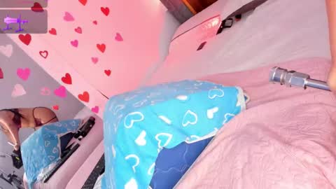 Snapshot of hillary_smile chatting on November 2, 7:38 pm Hilary online show from November 2, 7:38 pm