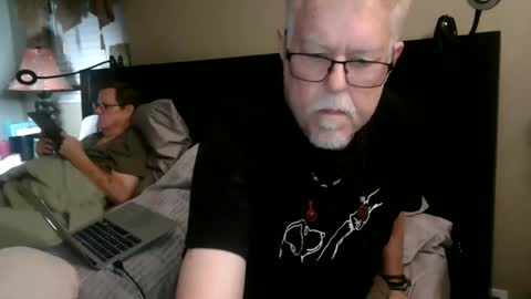 TwoDaddies online show from January 11, 1:32 am