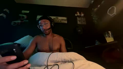 Snapshot of himthere_ chatting on May 17, 3:04 am himthere_ online show from May 17, 3:04 am