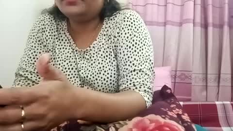 himuhimu22 online show from February 5, 11:55 am