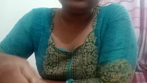 himuhimu22 online show from October 10, 2:38 pm