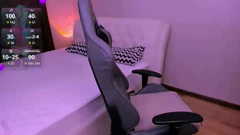 Snapshot of hinajeen chatting on November 27, 9:00 am Sexy Hina online show from November 27, 9:00 am