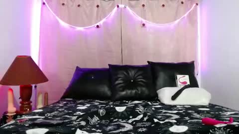 Snapshot of hinasha chatting on February 11, 10:07 pm Angel online show from February 11, 10:07 pm