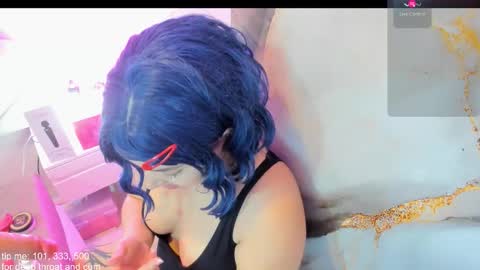 hinata_dolly online show from November 19, 10:15 am