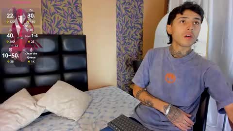 Snapshot of hinata_itachi chatting on November 4, 9:58 pm FANE AND DAVID online show from November 4, 9:58 pm