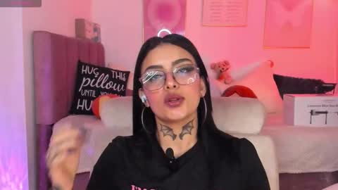 Snapshot of hinataweed01 chatting on November 5, 3:06 am Karol Independent Model online show from November 5, 3:06 am