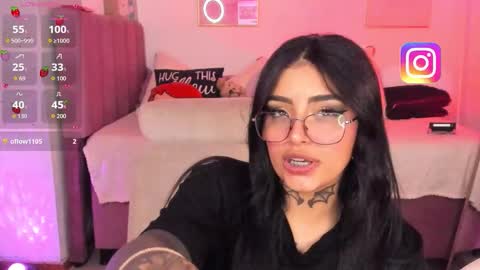 Snapshot of hinataweed01 chatting on November 11, 4:01 am Karol Independent Model online show from November 11, 4:01 am