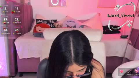 Snapshot of hinataweed01 chatting on November 12, 1:28 am Karol Independent Model online show from November 12, 1:28 am