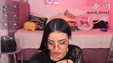 Snapshot of hinataweed01 chatting on November 30, 2:37 am Karol Independent Model online show from November 30, 2:37 am