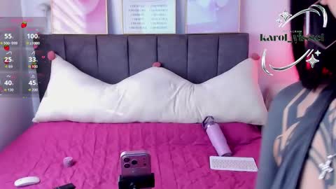 Snapshot of hinataweed01 chatting on February 28, 10:33 pm Karol Independent Model online show from February 28, 10:33 pm