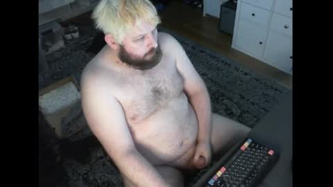 Snapshot of hipguy91 chatting on April 14, 8:26 pm hipguy91 online show from April 14, 8:26 pm
