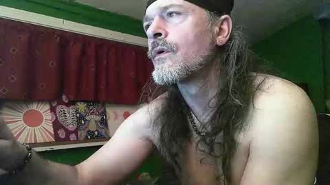 hippiedad333 online show from April 3, 6:22 am
