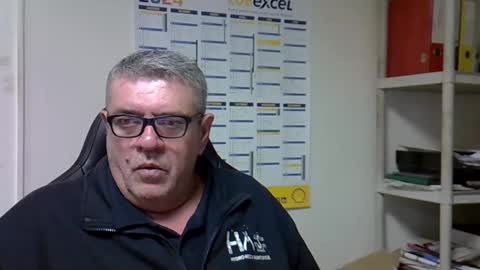 Snapshot of hippopotame17 chatting on December 4, 7:06 am hippo online show from December 4, 7:06 am