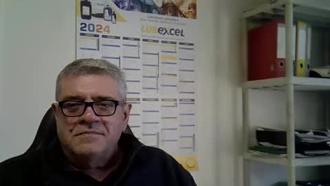 Snapshot of hippopotame17 chatting on December 4, 10:13 am hippo online show from December 4, 10:13 am