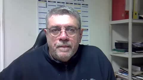 Snapshot of hippopotame17 chatting on December 11, 6:47 am hippo online show from December 11, 6:47 am