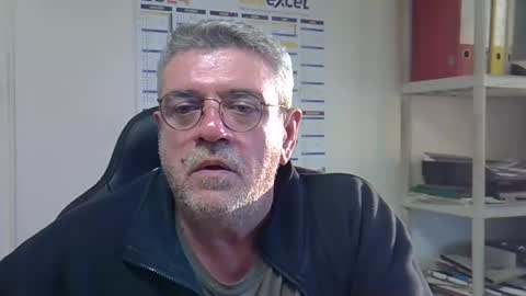 Snapshot of hippopotame17 chatting on December 11, 3:37 pm hippo online show from December 11, 3:37 pm