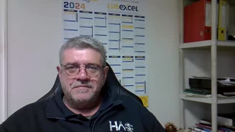 Snapshot of hippopotame17 chatting on December 13, 12:28 pm hippo online show from December 13, 12:28 pm