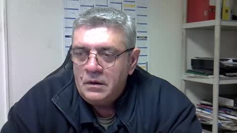 Snapshot of hippopotame17 chatting on December 14, 10:45 am hippo online show from December 14, 10:45 am