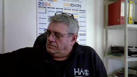 Snapshot of hippopotame17 chatting on December 19, 1:18 pm hippo online show from December 19, 1:18 pm