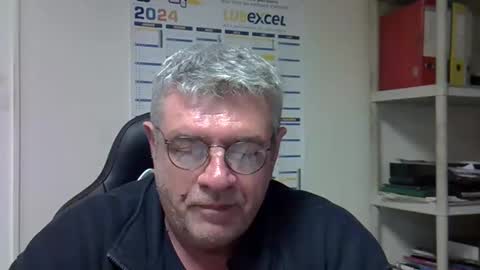 Snapshot of hippopotame17 chatting on December 19, 4:35 pm hippo online show from December 19, 4:35 pm