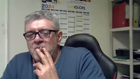 Snapshot of hippopotame17 chatting on December 22, 5:21 pm hippo online show from December 22, 5:21 pm