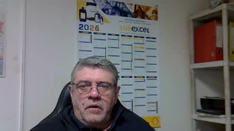 Snapshot of hippopotame17 chatting on January 9, 7:10 am hippo online show from January 9, 7:10 am