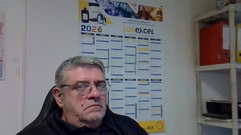 Snapshot of hippopotame17 chatting on January 9, 10:20 am hippo online show from January 9, 10:20 am