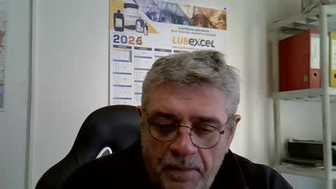 Snapshot of hippopotame17 chatting on January 9, 1:24 pm hippo online show from January 9, 1:24 pm