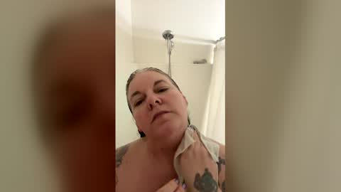 hippysnewhere online show from April 26, 9:56 pm