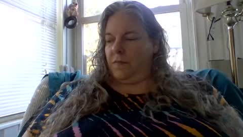 Snapshot of hippysnewhere chatting on June 21, 10:34 pm hippysnewhere online show from June 21, 10:34 pm