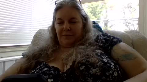 Snapshot of hippysnewhere chatting on June 26, 3:05 pm hippysnewhere online show from June 26, 3:05 pm
